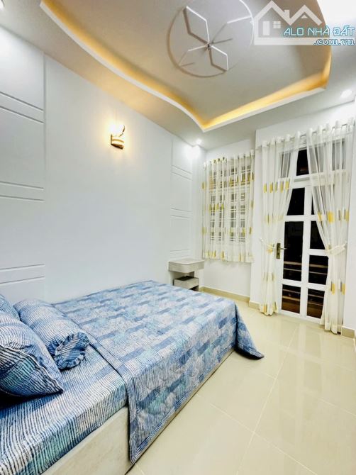 NHÀ ĐẸP 43M2, 2 TẦNG FULL NỘI THẤT, HẺM 3.5M, GẦN MẶT TIỀN, KẾ PHẠM HỮU LẦU, Q7, CHỈ 3,9T - 6