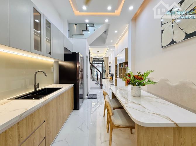 Nhà Hẻm Xe Hơi Nhỏ - 42m² (3,1 x 14) Nở Hậu - Trệt 3 Lầu - 4 Phòng Ngủ - Hoàn Công Đủ - 6