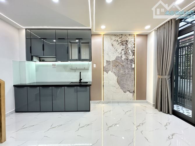 Nhà Hẻm Ba Gác - 22m² (4x5,5) - Trệt 2 Lầu - 3 Phòng Ngủ - Hoàn Công Đủ - 6