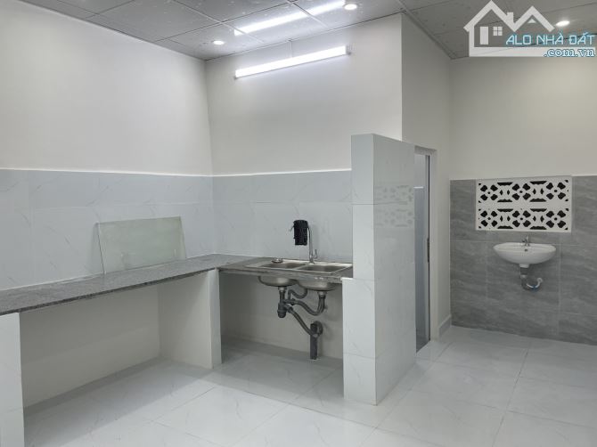 GẤP NHÀ gần bến xe phía bắc đường hòa trung ô tô tới nhà , cách biển chỉ 800m, ngang 7m. - 6