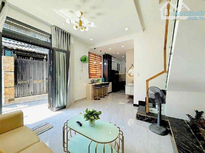 NHÀ 3 TẦNG HẺM XE HƠI 44M GẦN NGAY CÔNG VIÊN LÀNG HOA CHỈ VỚI 4,35 TỶ - 6