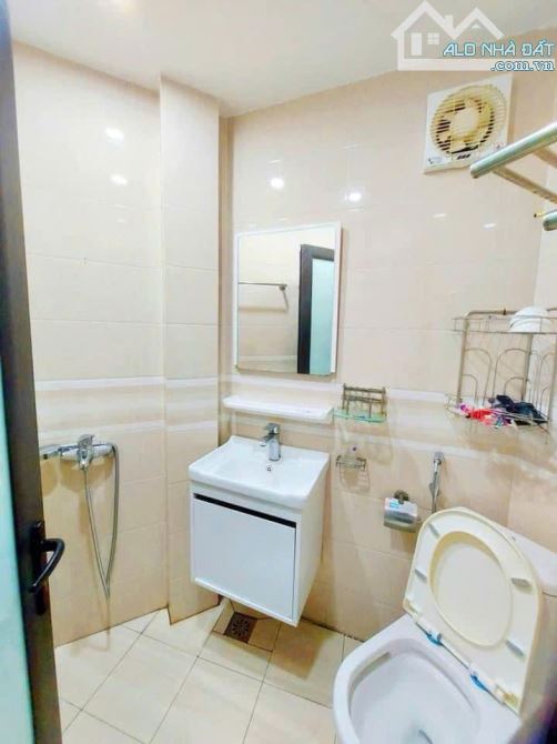 Đê La Thành - Mặt ngõ thông - Nhà đẹp ở ngay - Full nội thất - Gần phố Xã Đàn - Dân xây - 6