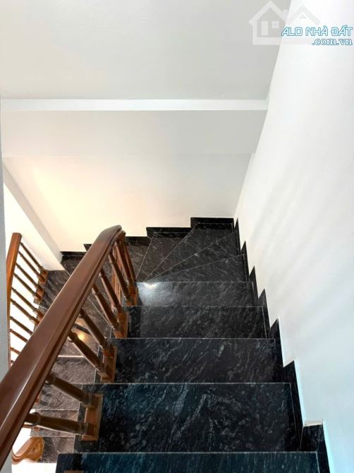 NHÀ ĐẸP RỘNG-T/C VỪA -PHÂN LÔ-OTO ĐỖ CỬA-4 TẦNG-CỤM 7 PHƯỢNG NGHĨA- PHỤNG CHÂU-CM-48M-5 TỶ - 6