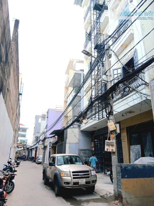 Nhà Hẻm Xe Hơi 6M Âu Dương Lân Q.8 DT 57M2 Kết Cấu 4 Tầng Giá 5 Tỷ 3 - 6