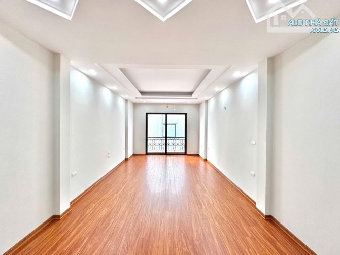 siêu phẩm phố Lê trọng tấn 40m x 6 tầng thang máy mới kính koong , sát mặt phố chỉ nhỉnh 1 - 6