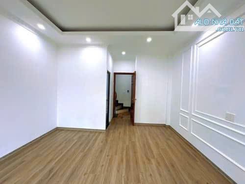 PHÁO ĐÀI LÁNG - ĐỐNG ĐA - 40m2 - 6 tầng thang máy - nhà mới sẵn sàng bàn giao - 10.5 tỷ - 6