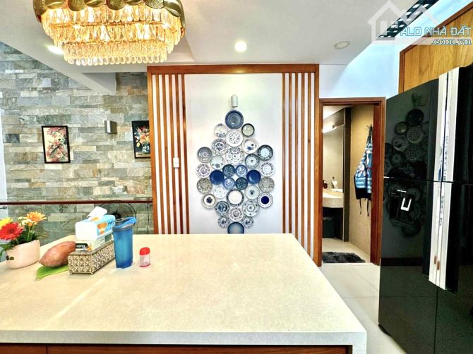 Bán nhà Phú Nhuận - xe hơi thông - nở hậu 6m - 73m2 - 5 tầng - 9