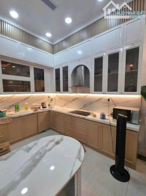 Chính Chủ hạ giá 9  bán gấp Biệt Thự VIP Đặng Thuỳ Trâm Bình Thạnh 10x20 giá chỉ còn 25 tỷ - 6