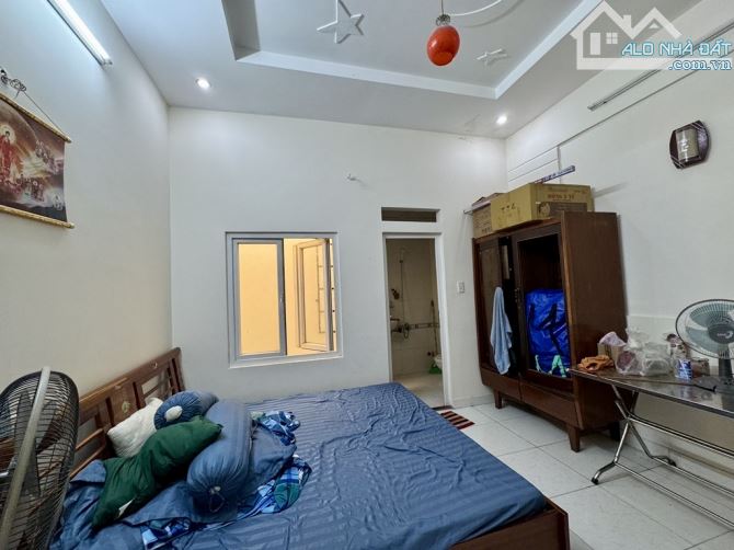 🌺 Nhà 2 tầng đường THẠNH LỘC 22 phường TL Q12, dt 70,8 m2 (4mx18m) Hẻm 4,5m 💰 5,2 tỷ - 6
