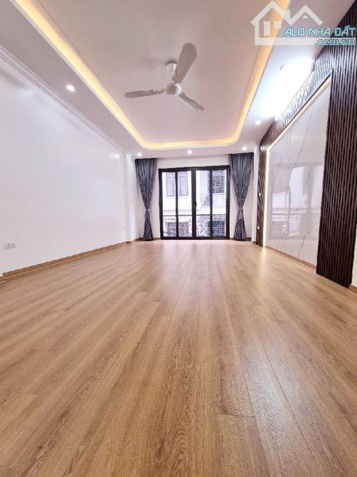 SIÊU PHẨM PHÂN LÔ KIM ĐỒNG - GIÁP BÁT 2 MẶT THOÁNG - VỈA HÈ Ô TÔ TRÁNH - 7 TẦNG THANG MÁY - 6