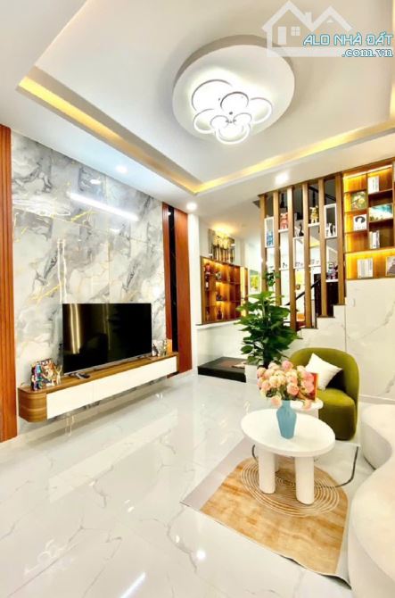 Bán nhà 1/ Trần Thị Cờ Q12, HẺM XE HƠI _ 3 tầng _ TẶNG FULL nội thất _ giá 5ty490 - 6