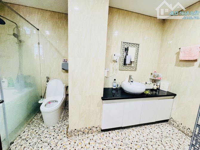 Tài Chính 13 Tỷ- Dành Cho Bạn Thích Ở Chung Cư- 206m2- 4PN- 4WC- Hạ Đình- Thanh Xuân