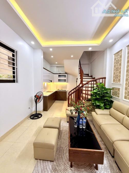 GIÁ TỐT NGỖ 111 SỐ 22 PHỐ QUAN HOA 35 M2 X 5 TẦNG KINH DOANH CÁCH PHỐ 20M SỔ ĐỎ - 6