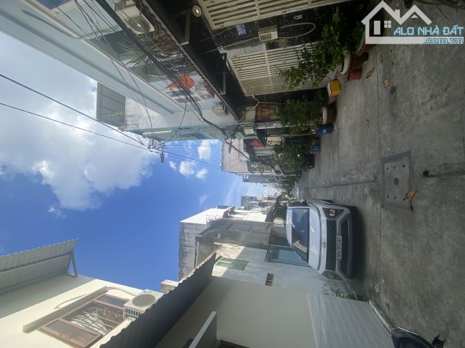 BÌNH TÂN-HƯƠNG LỘ 2-DTs 140M2-4TẦNG-4PN-HXH 6M THÔNG -OTO ĐỖ CỬA-GIÁP TÂN PHÚ-CHỈ 4.X TỶ - 6