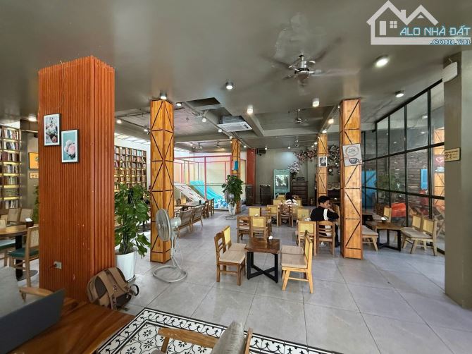 CẦN BÁN GẤP. Biệt Thự KĐT Văn Khê Lô góc dt:298m2 x 3 Tầng Mt:32m Giá chào bán  92 tỷ - 6