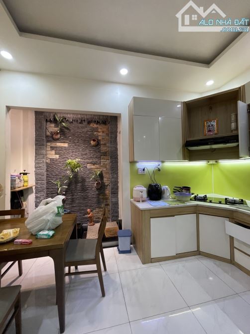 🏘️ 2/ ĐƯỜNG T8 TÂY THẠNH TP - 3 TẦNG - SÂN THƯỢNG - BTCT - GIÁ CHỈ -- 5,5 TỶ - 7