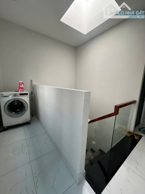 Chủ Gấp Bán Giảm Giá - Đường Hương Lộ 2 - Ngã Tư Bốn Xã - Hẻm 6m - 3 Tầng - chỉ 5 tỷ 050 - 7