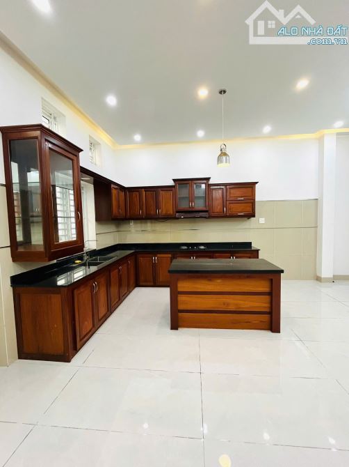NHÀ CHO THUÊ TRỆT 2 LẦU MỚI ĐẸP - FULL MÁY LẠNH - TRỤC CHÍNH NAM LONG - 7