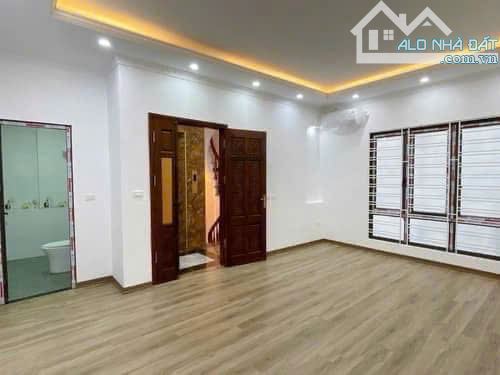 PHÁO ĐÀI LÁNG - ĐỐNG ĐA - 40m2 - 6 tầng thang máy - nhà mới sẵn sàng bàn giao - 10.5 tỷ - 7