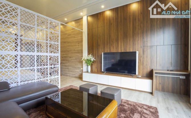 💥NÓNG: Mặt phố Hoàng Cầu 50m2, 5T, view hồ, phố đi bộ, dân xây, đẹp ở ngay, MT rộng 4.8m - 7