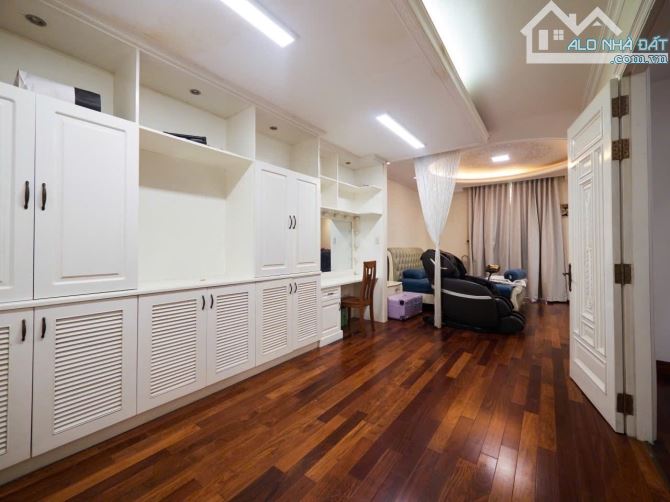 Bán villa mặt tiền khu biệt thự SaiGon Pearl - 147m2 - 5 tầng - siêu sịn - 7