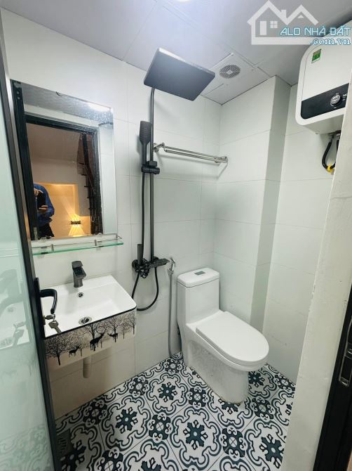 CẦN NHÀ NGÁCH 22 NGÕ LỆNH CƯ - DT 20M2 - 5 TẦNG - MT 3.5M - GIÁ 4.7 TỶ - 7