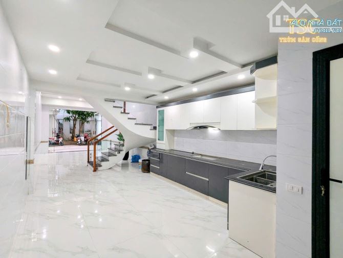 Nhà 50m2, 4.5 tầng oto đậu cửa ngay đêm, chỉ về ở đường Nguyễn Văn Linh( ngã tư Phúc Tăng) - 8