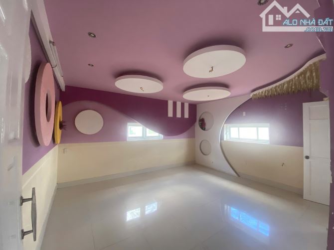 VILLA MẶT TIỀN ĐƯỜNG NGUYÊN TỬ LỰC 450M2 NGANG 15M 4 TẦNG 13P 14WC CÁCH HỒ 1,4KM GIÁ 31 TỶ - 8
