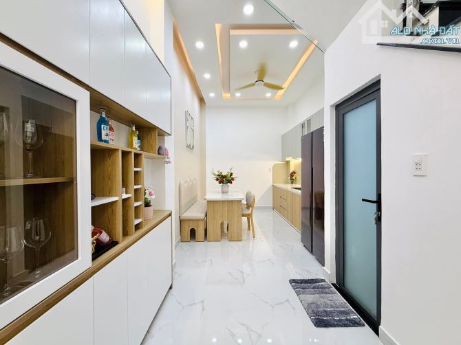Nhà Hẻm Xe Hơi Nhỏ - 42m² (3,1 x 14) Nở Hậu - Trệt 3 Lầu - 4 Phòng Ngủ - Hoàn Công Đủ - 8