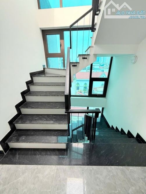 BÁN  NHÀ MẶT PHỐ BẮC TỪ LIÊM, 8 TẦNG THANG MÁY SỪNG SỮNG UY NGHI, MẶT TIỀN HƠN 9M, VIEW - 8