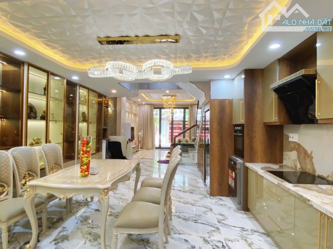 BÁN BIỆT THỰ SIÊU SANG- 100m2- 4 TẦNG- CÓ PHÒNG SÔNG HƠI- 11tỷ - 8
