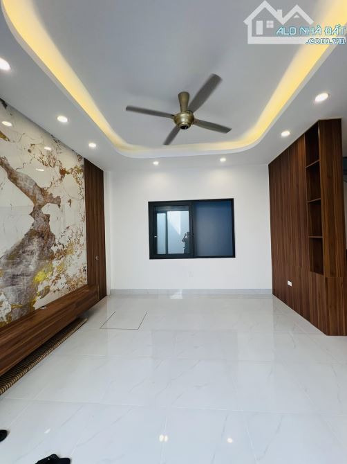 LẠC LONG QUÂN - 71Mx5 TẦNG - 3 MẶT THOÁNG - GẦN ÔTÔ - 11.49 TỶ - 8