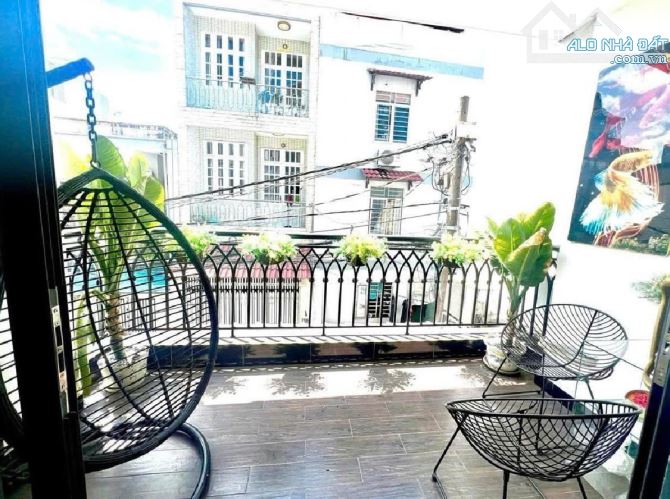 Bán nhà 4 Tầng, HẺM XE HƠI, 4.2x16m, NGUYỄN THỊ KIÊU, Q12, chỉ 6ty600 - 8