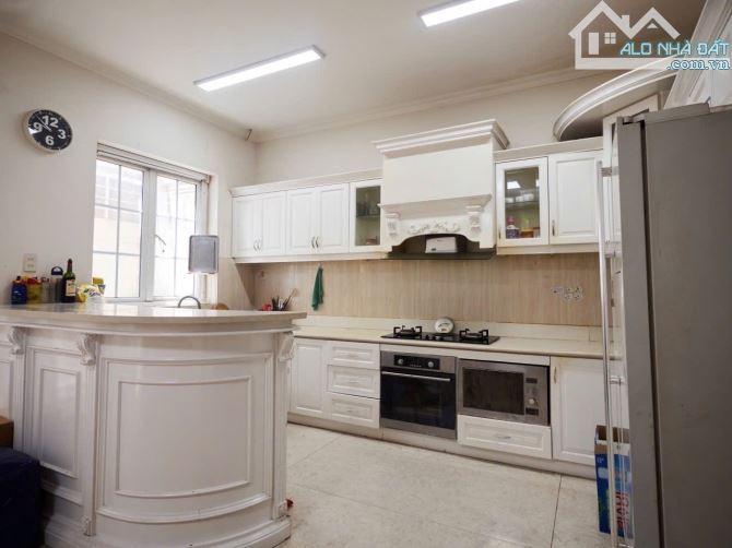 Bán villa mặt tiền khu biệt thự SaiGon Pearl - 147m2 - 5 tầng - siêu sịn - 8