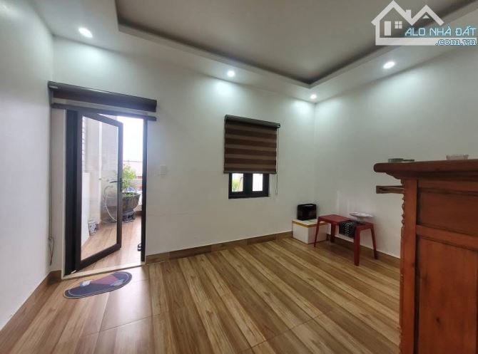 Bán nhà 4 tầng duy nhất ô tô đỗ cửa ngay đối diện Hoàng Huy sầm uất - 8