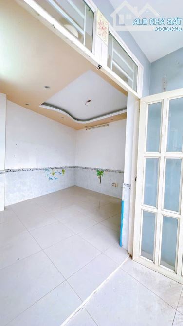 BÁN NHÀ QUẬN 4 VỊ TRÍ 1/ HẺM 3 GÁC GẦN MT 5 TẤM ĐÚC GIÁ 4TỈ 790 DT ĐẸP 8*5 KHU DÂN CƯ - 9