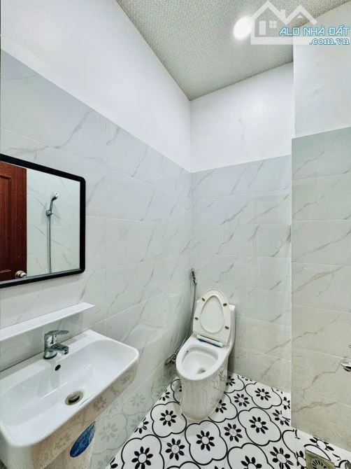 Bán gấp căn nhà hẻm 1/ 52.8m2 ngay Tô Hiến Thành, Q10. Giá: 3 Tỷ 090tr. Sổ riêng, hẻm 5m - 9
