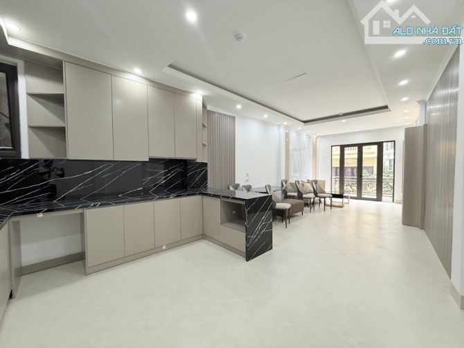 PHỐ KIM ĐỒNG -PHÂN LÔ - Ô TÔ ĐỖ TRÁNH - VỈA HÈ - KINH DOANH 75m2 x 6 tầng - 9
