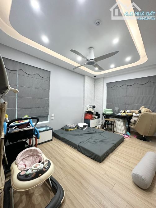 Bán gấp căn hộ chung cư 3PN 2VS, giá chỉ 9.9 tỷ. Tòa The Legacy Số 10 Lê Văn Thiêm. - 9