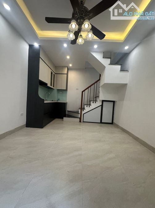CẦN NHÀ NGÁCH 22 NGÕ LỆNH CƯ - DT 20M2 - 5 TẦNG - MT 3.5M - GIÁ 4.7 TỶ - 9