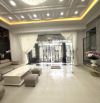 Bán Nhà Phố Ngang 9m, 3 Tầng, Gara Ô Tô, Full Nội Thất Gỗ, Gần Phú Mỹ Hưng