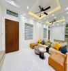 Chủ nhà nhờ bán căn - Hoàng Quốc Việt - DT:70m2 - Nhà đẹp - 2 mặt thoáng.