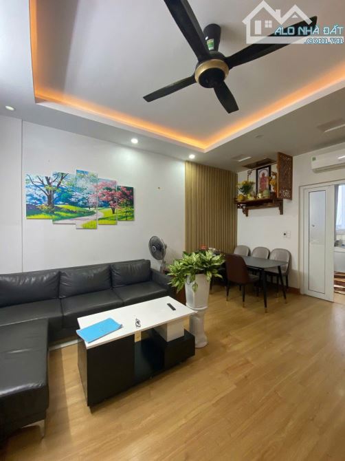 cho thuê chung cư CT2B KĐT Mễ Trì Hạ, 70m, 2 phòng ngủ, đủ đồ 11.5 triệu