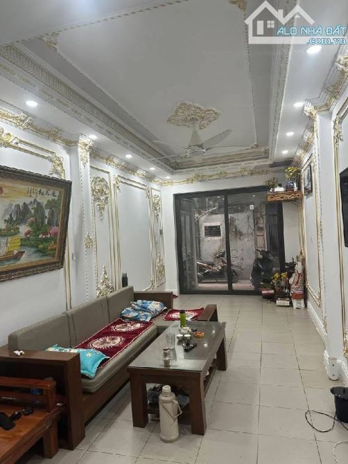 BÁN NHÀ LÔ GÓC TRẦN CUNG 39M X 5 TẦNG, NGÕ NÔNG Ô TÔ, GIÁ CHỈ 7.55 TỶ