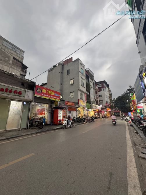NHÀ ĐẸP TẠ QUANG BỬU - HAI BÀ TRƯNG - 2 MẶT NGÕ - ÔTÔ ĐỖ CỬA VÀO NHÀ - KINH DOANH DÒNG TIỀ