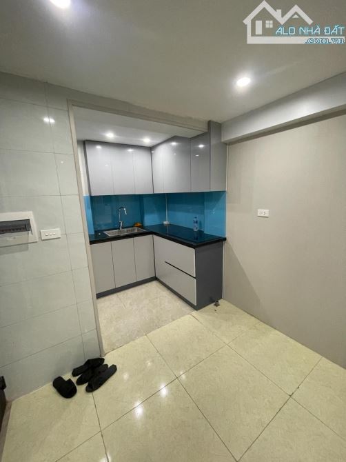 THANH KHOẢN CĂN HỘ TẬP THỂ TẦNG 1 PHỐ TRƯỜNG CHINH-Ô TÔ ĐỖ CỬA-SỔ ĐỎ TO-GIÁ TỐT