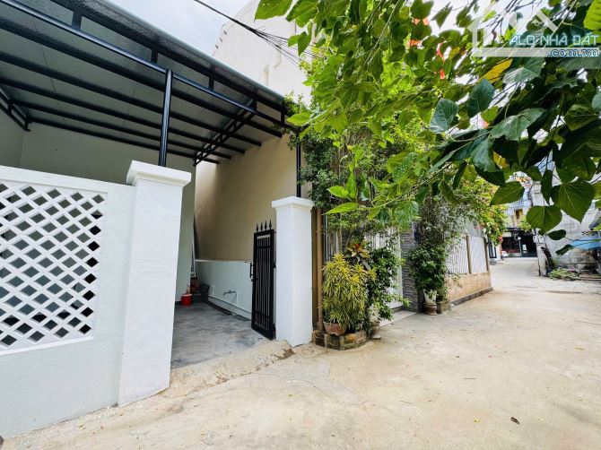 Nhà cấp 4 cách đường chính ĐẶNG HUY TRỨ 30M- diện tích đất 75m2 (2 mặt thoáng) -Giá 2tỷ1xx