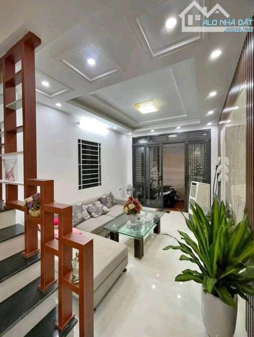 Bán nhà Ngọa Long, Dt 38m2, 5 tầng, giá chào hơn 5 tỷ