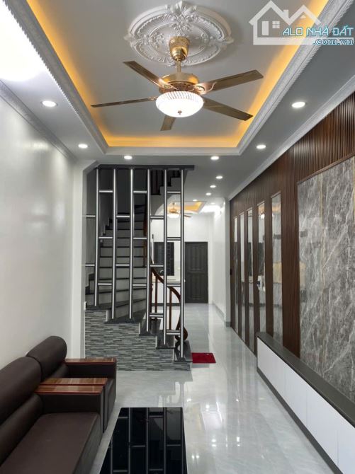 Bán nhà Đông Mỹ, Thanh Trì, 55m2 / 5 tầng, đường thông, ngõ ô tô, giá 5,8 tỷ