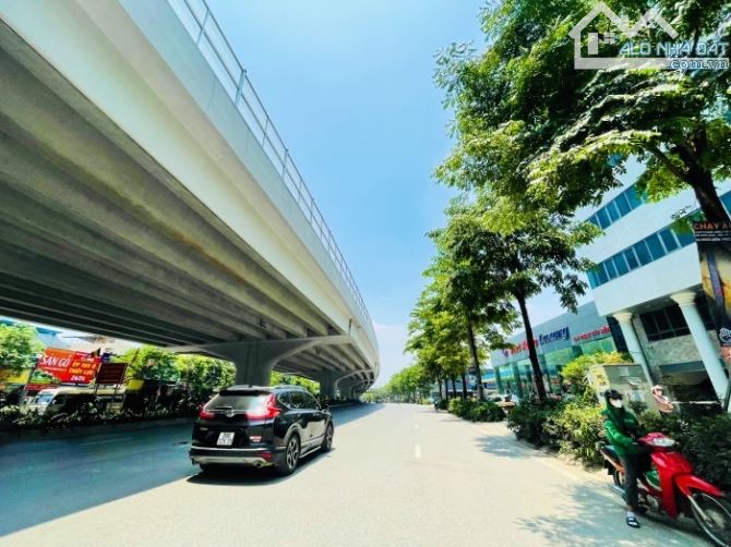 SIÊU PHẨM PHẠM VĂN ĐỒNG – LÔ GÓC 3 MẶT THOÁNG  – NHÀ 4 TẦNG ĐẨY ĐỦ CÔNG NĂNG– KINH DOANH C